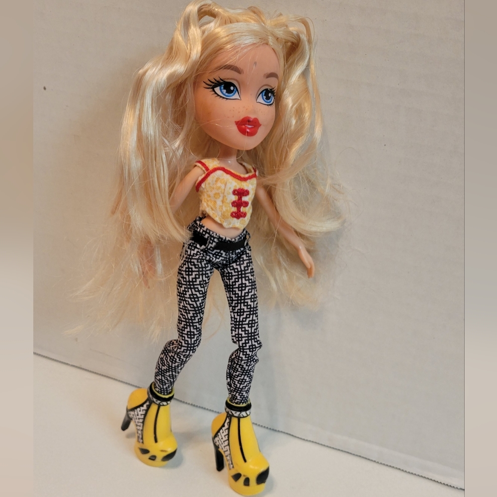 BRATZ DOLL
